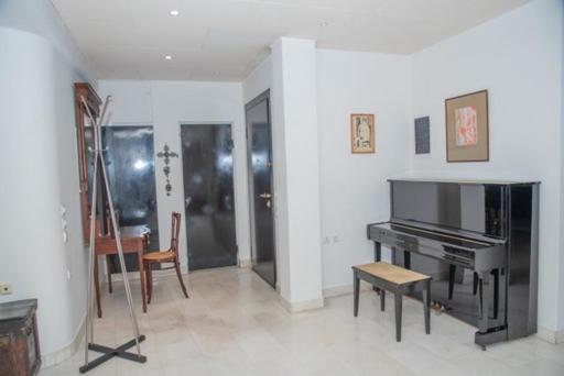 Theodore'S Maisonette Next To The Metro Station Athen Exterior foto