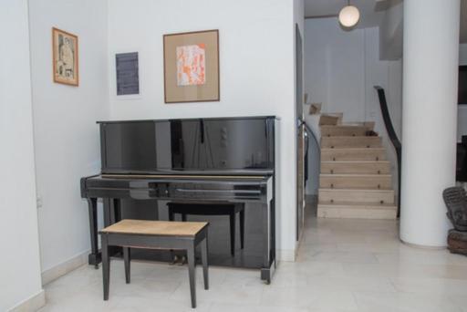 Theodore'S Maisonette Next To The Metro Station Athen Exterior foto